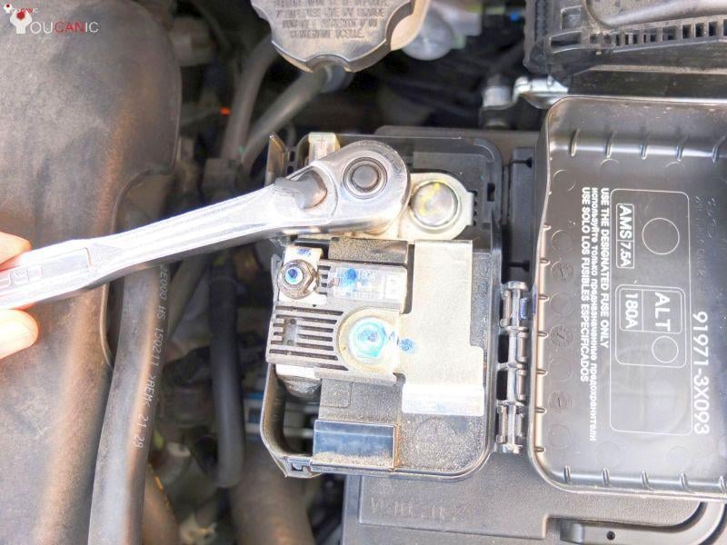 How to replace the car battery yourself on hyundai elantra