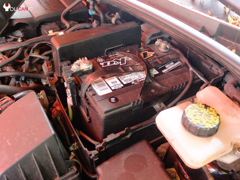 open trunk to access battery 2010 2011 2012 2013 2014 2015 2016 2017 2018 Mazda Mazda5 Mazda 5