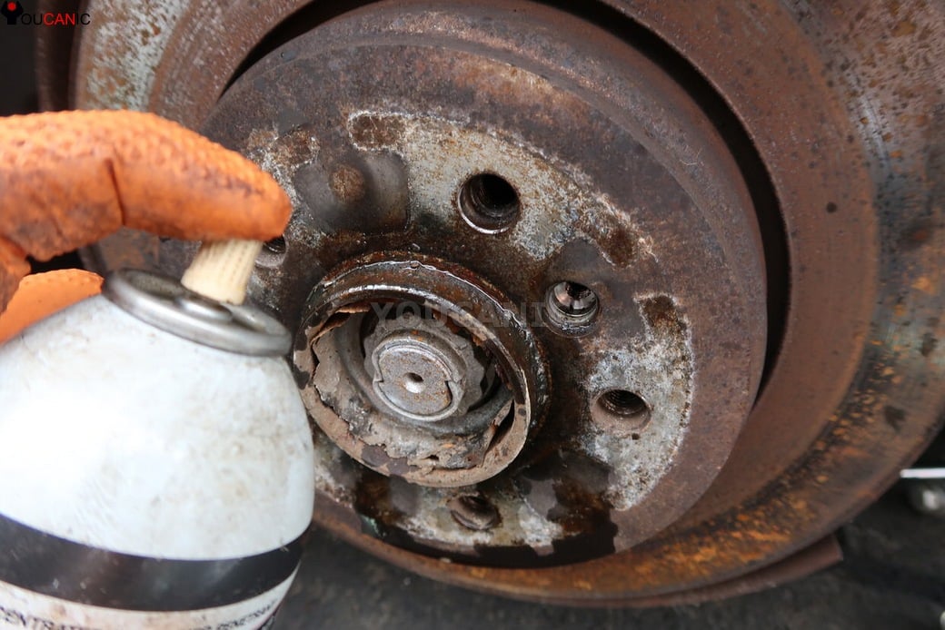 how to remove stuck bmw rotor