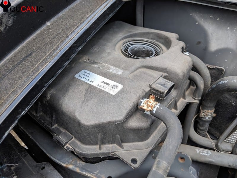 Compatible with Audi Q7 Porsche Cayenne VW Touareg Engine Coolant Reservoir 