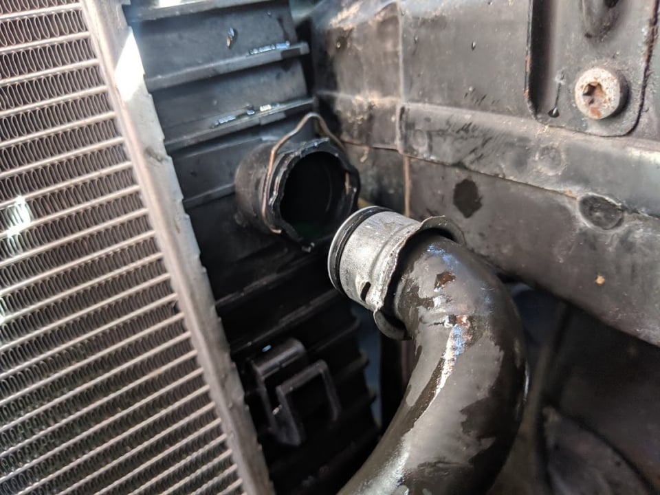 mercedes radiator hose