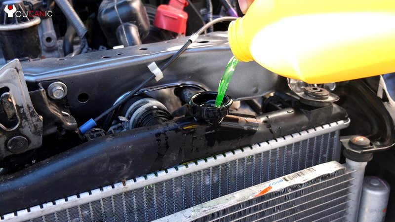 semll of leaking coolant 