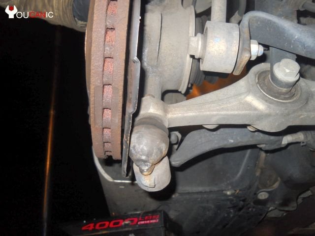 ball joint causing steering wheel vibrations