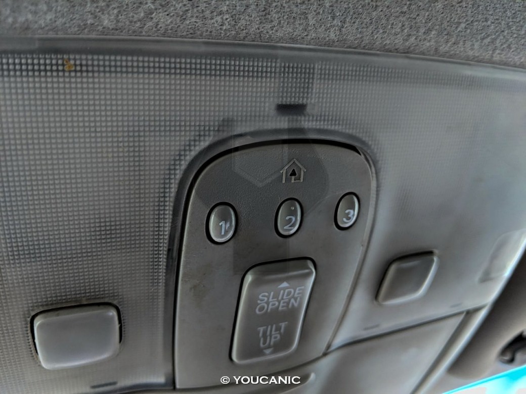 2004-Lexus-ES-330 Homelink buttons