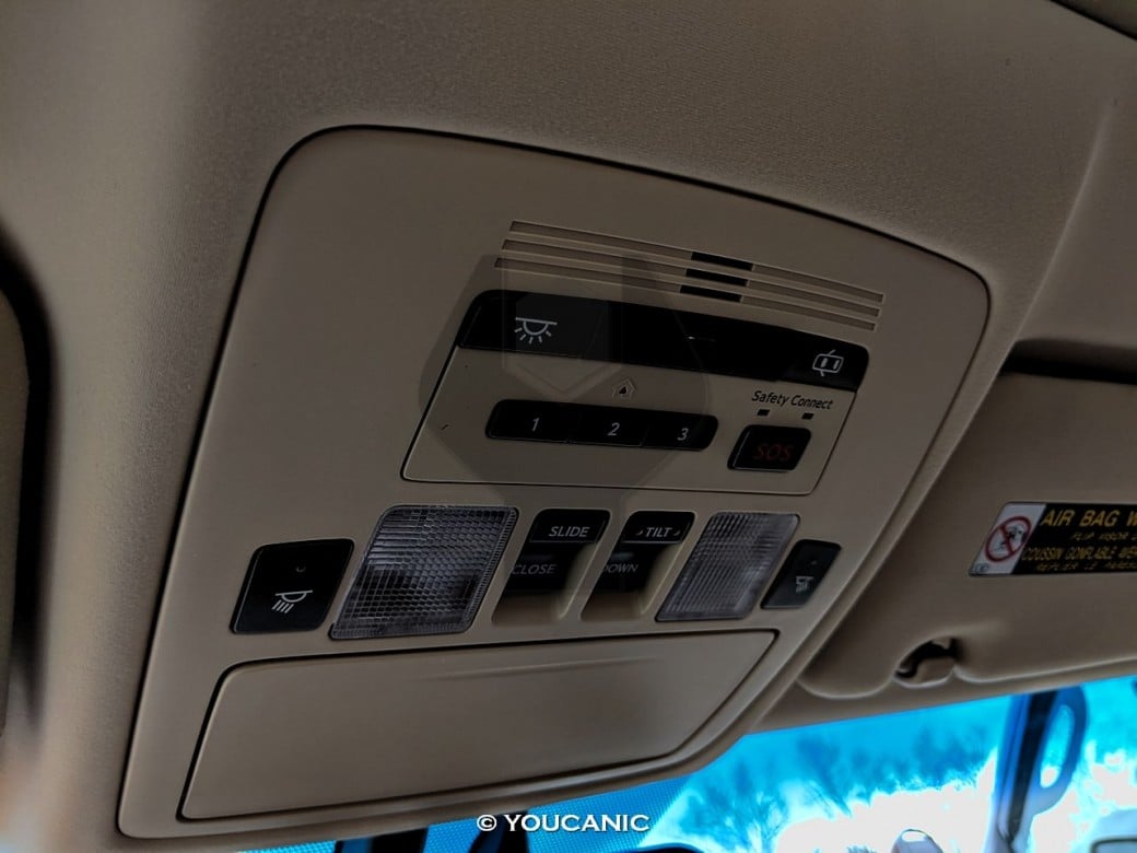 2010-Lexus-ES-350 garage buttons