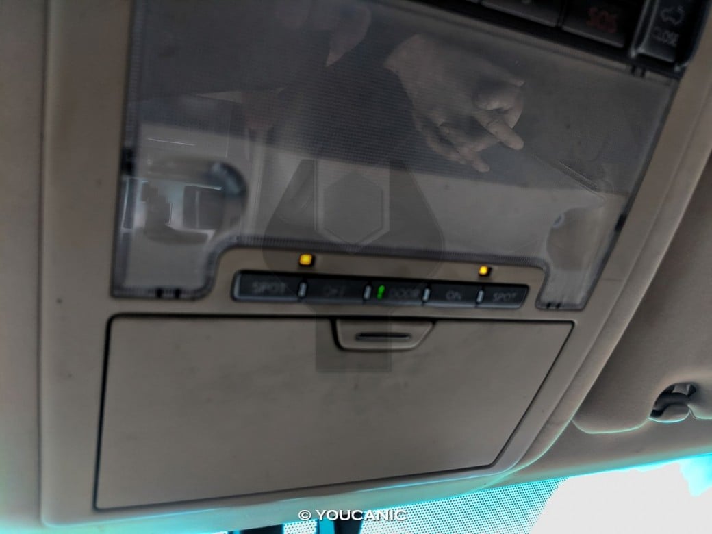 2011-Lexus-LX570 rearview mirror
