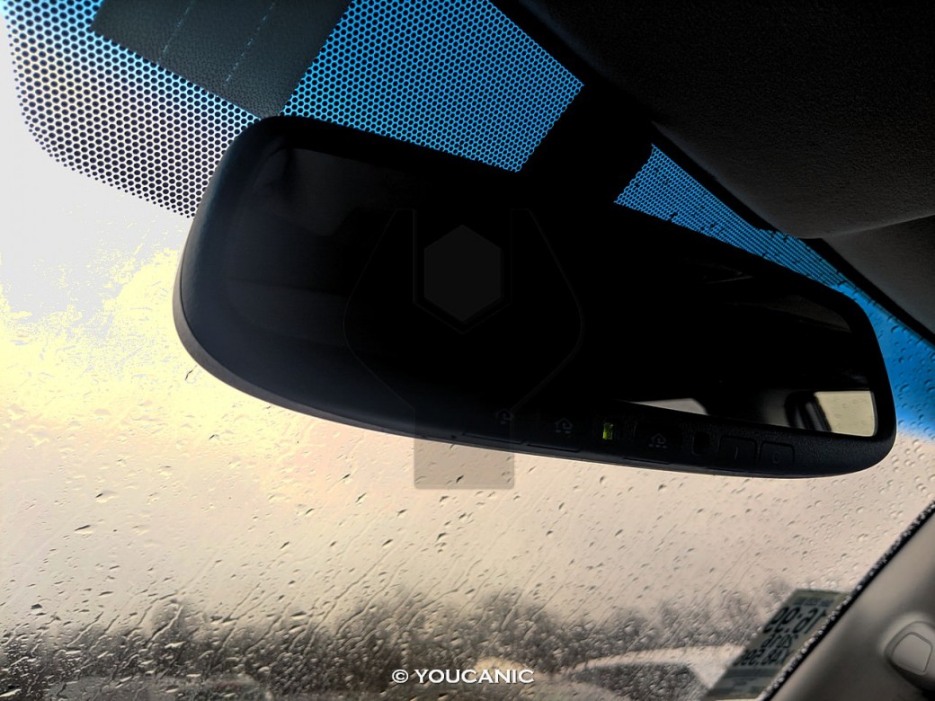 2016-Lexus-GX-460 rearview mirror