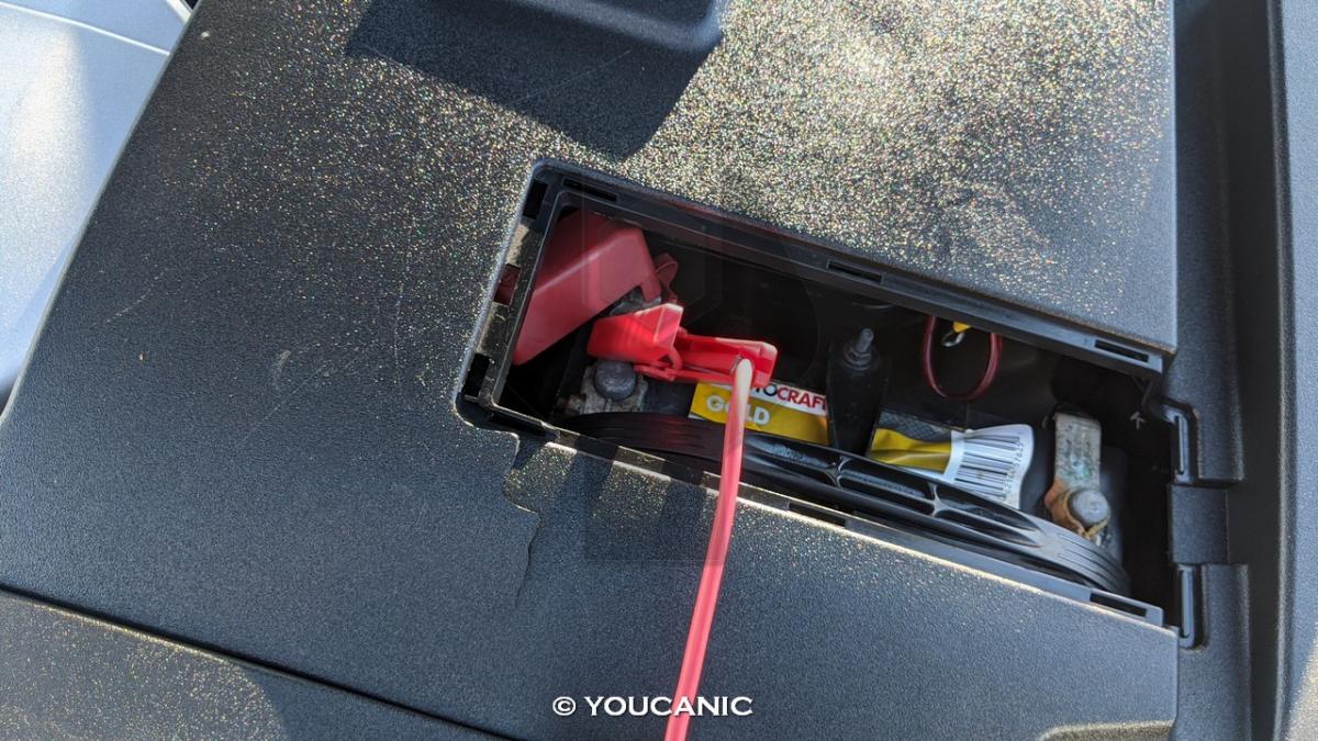 How to charge lexus battery