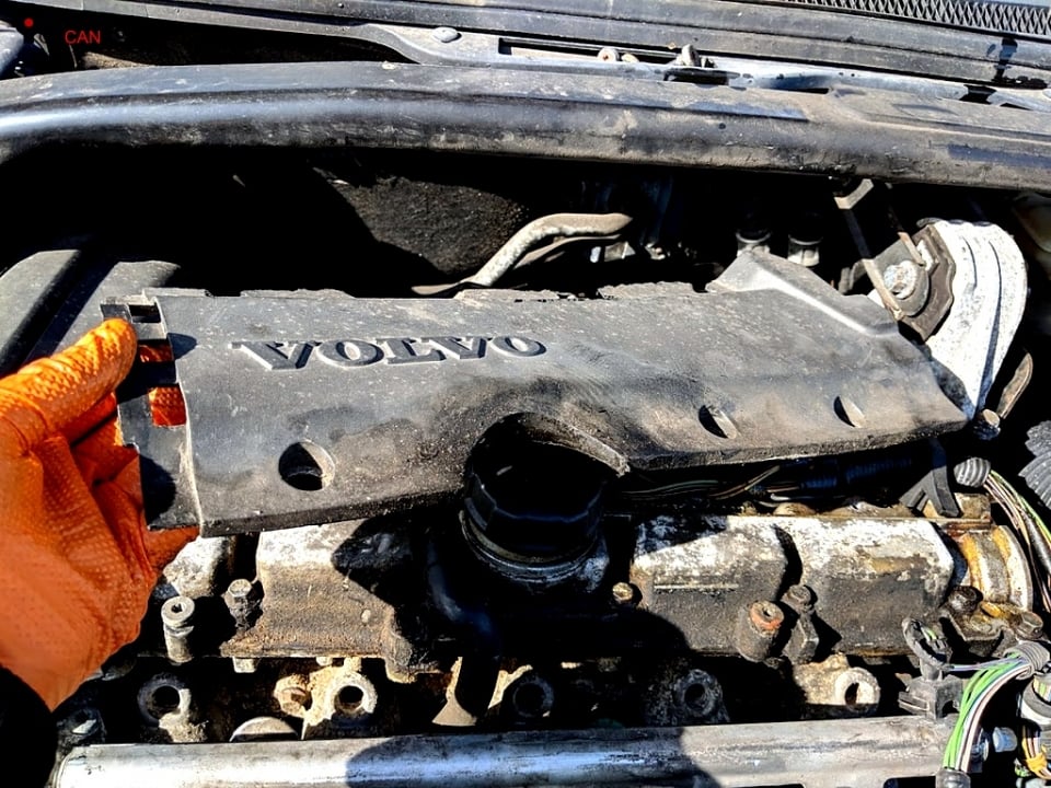 volvo engine cover removed