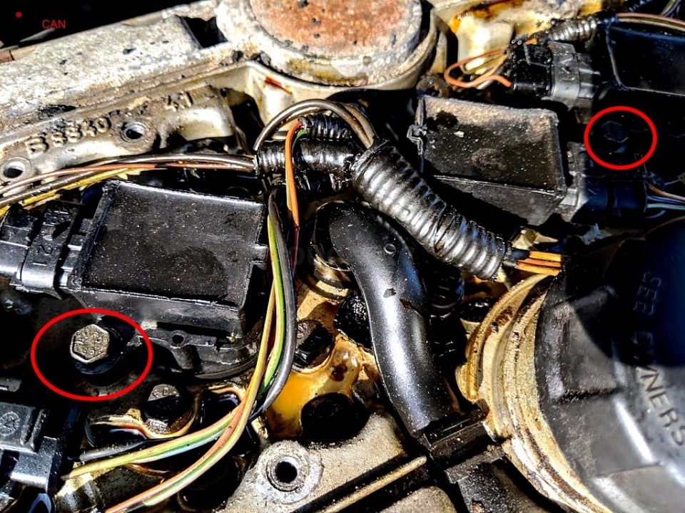 remove bolt from volvo c70 spark plug