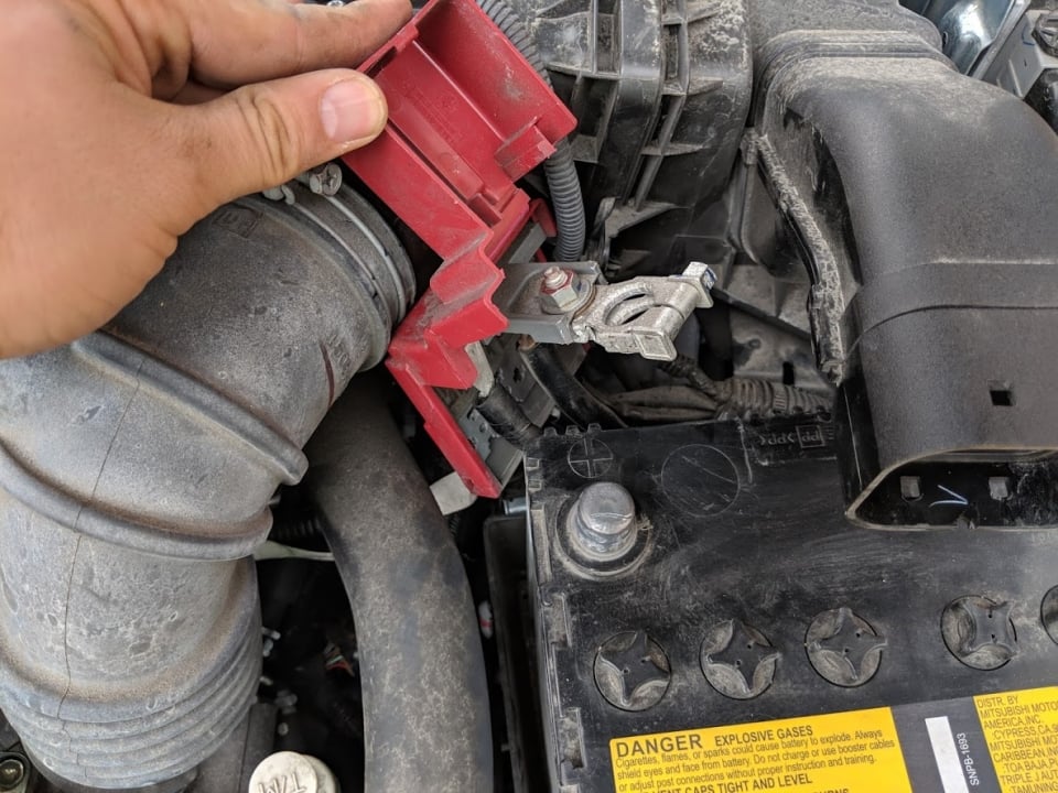 mitsubishi outlander battery positive removal disconnect