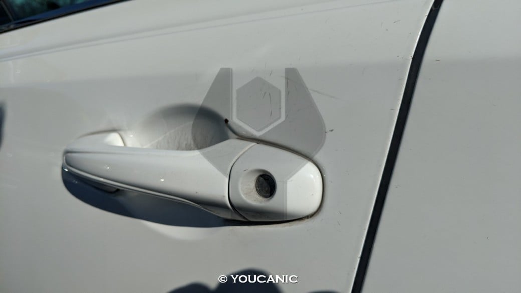 Toyota Rav4 2013 emergency key hole