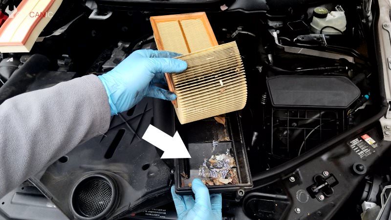 engine-cleaner-filter-top-engine-cover-replacement-diy-mercedes