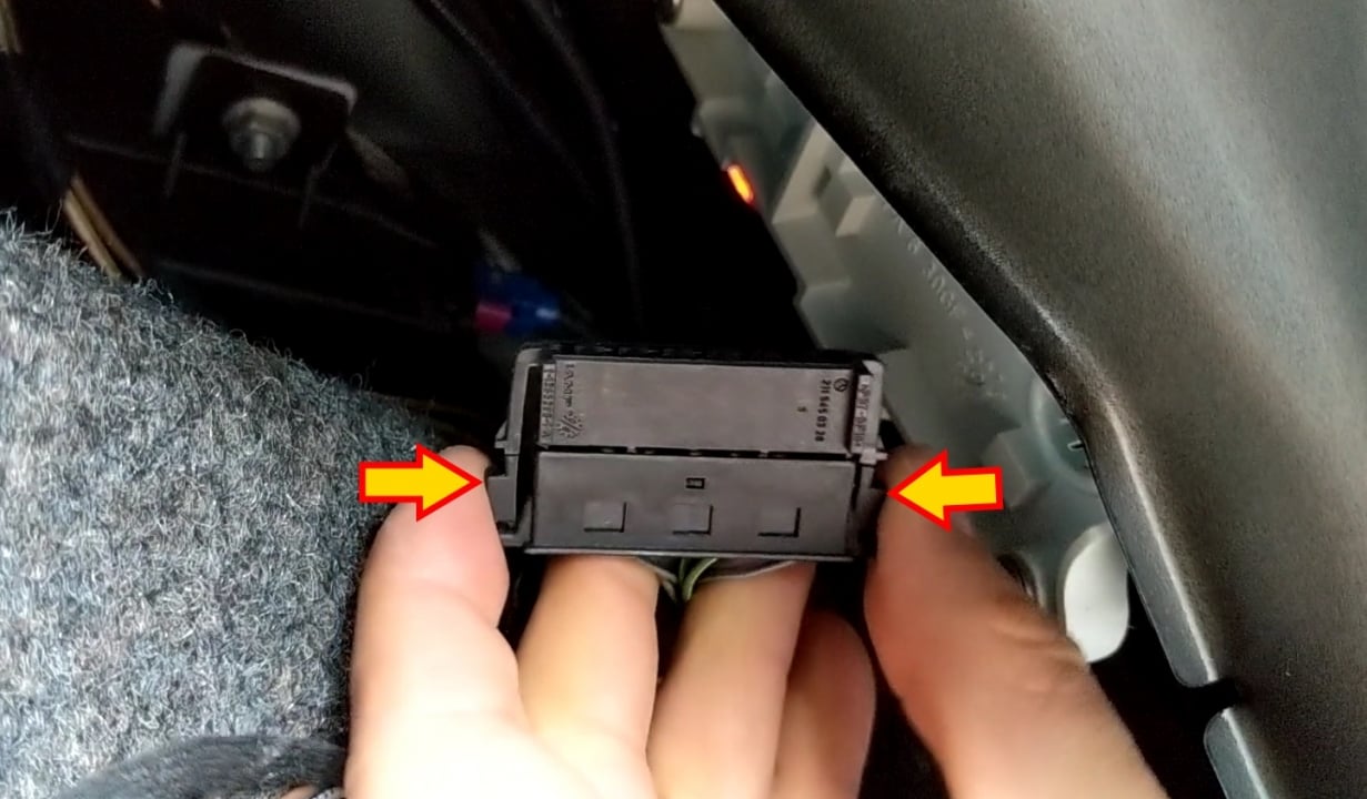 s550 tail light connector