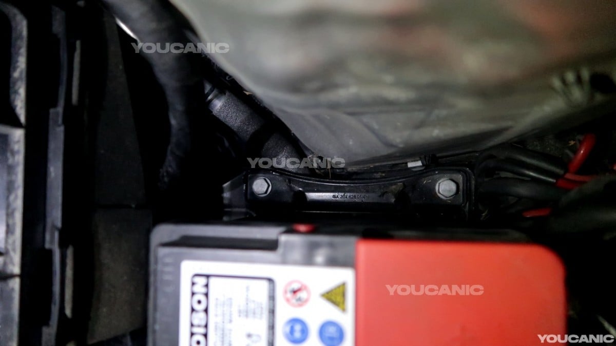 The location of the battery bracket on the Mercedes Benz GLK-Class.
