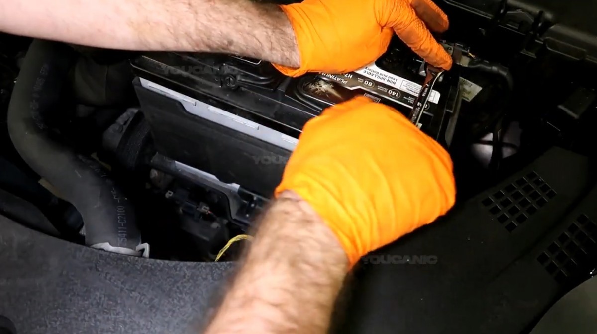 Reconnecting the terminals of the battery.