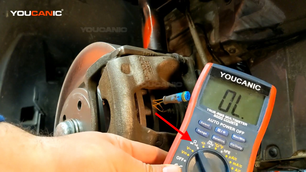 Setting the Digital Multimeter to the Continuity Test Menu.